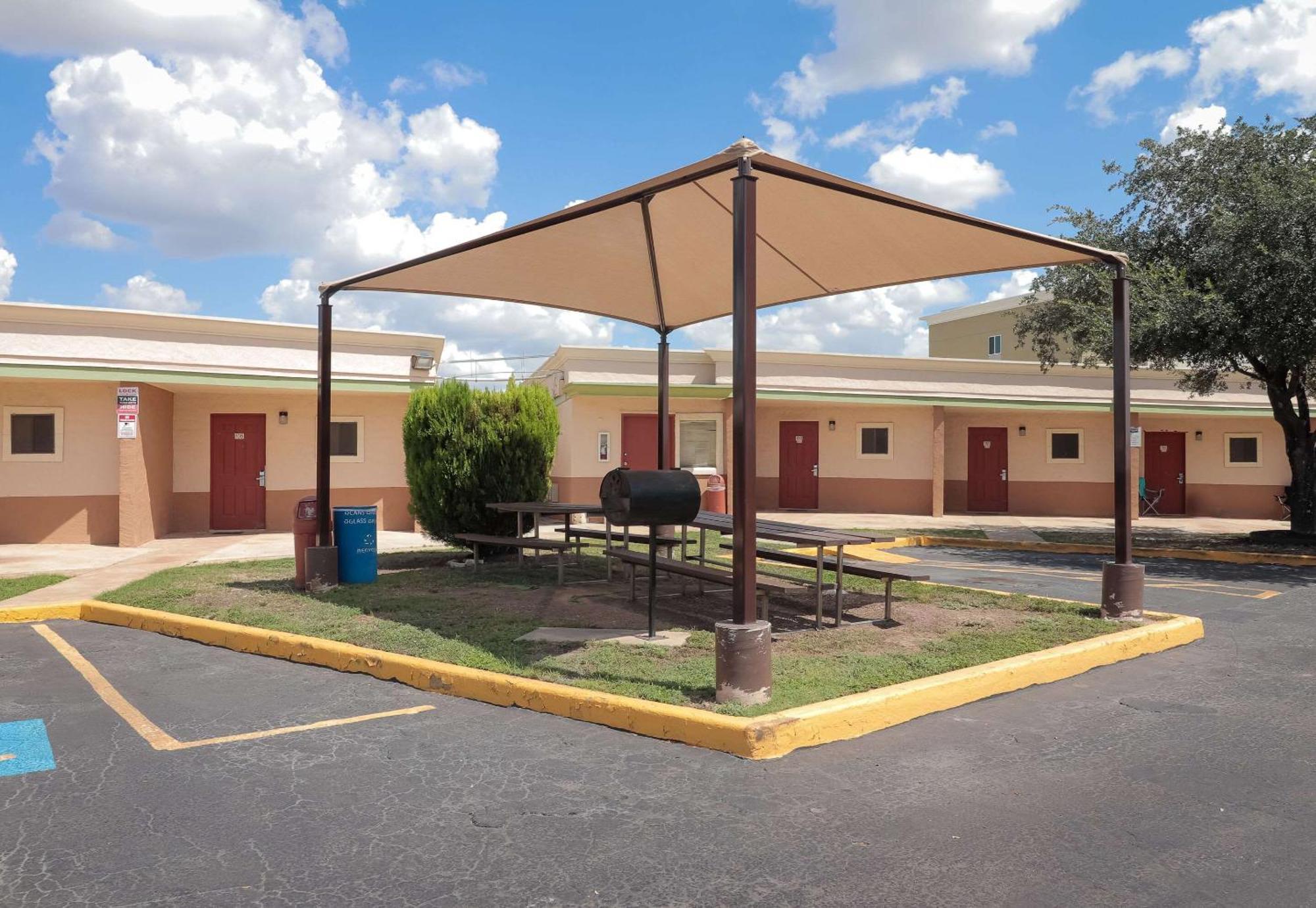 Rodeway Inn San Antonio Lackland Afb - Seaworld Экстерьер фото